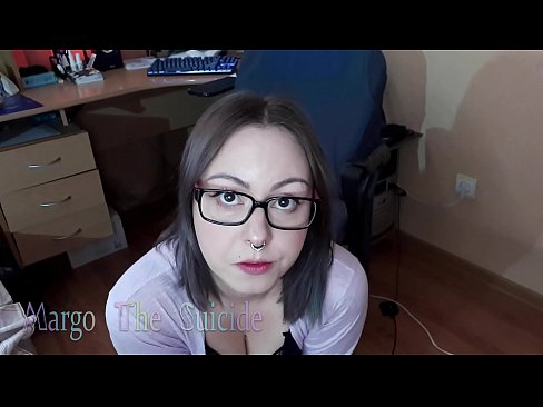 ❤️ 戴眼鏡的性感女孩在鏡頭前深吸假陽具 肛視頻 在 zh-tw.sayhentai.ru ❌️❤