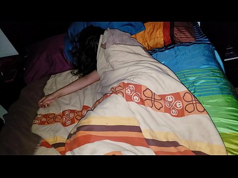 ❤️ 繼子在他年輕的繼母睡覺時責備她。 肛視頻 在 zh-tw.sayhentai.ru ❌️❤